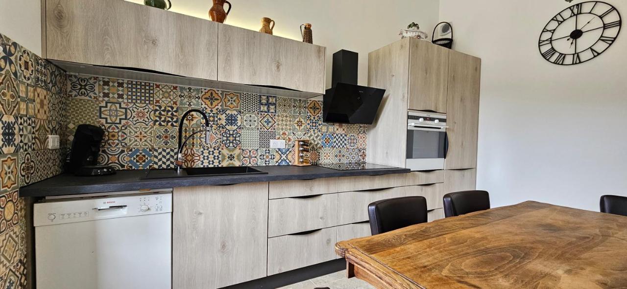 Bel & Ancien Appartement T3 Renove Dans Sartene Ngoại thất bức ảnh